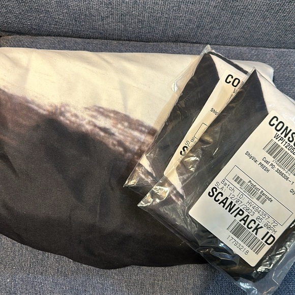 Queen Duvet Cover with 2 Shams - minimalist modern design - Picture 5 of 5